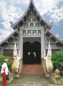 Lynn at a Buddhist temple